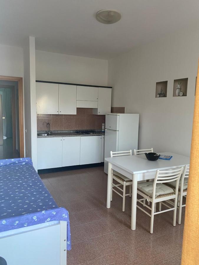 Lemon Apartments Villasimius Buitenkant foto